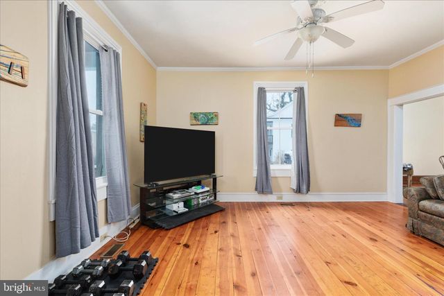 316 S MUHLENBERG ST, Woodstock, VA 22664