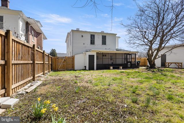 316 S MUHLENBERG ST, Woodstock, VA 22664