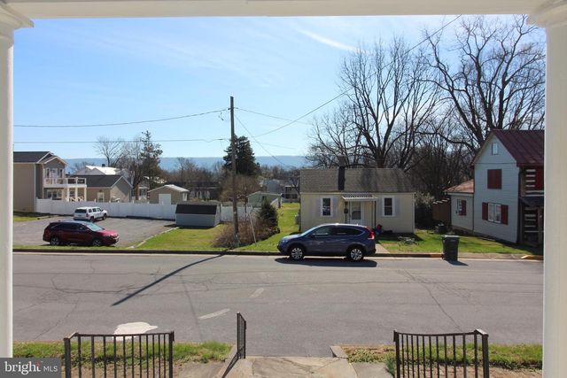 316 S MUHLENBERG ST, Woodstock, VA 22664