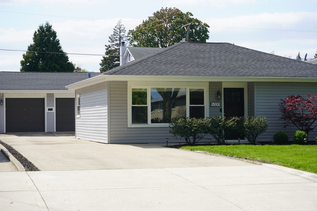 5320 S Madison Avenue, Countryside, IL 60525