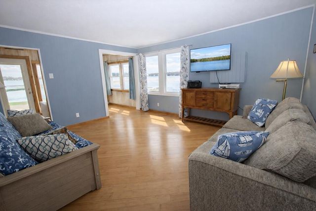 7715 N Spruce Lane, New Carlisle, IN 46552