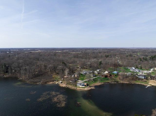 7715 N Spruce Lane, New Carlisle, IN 46552