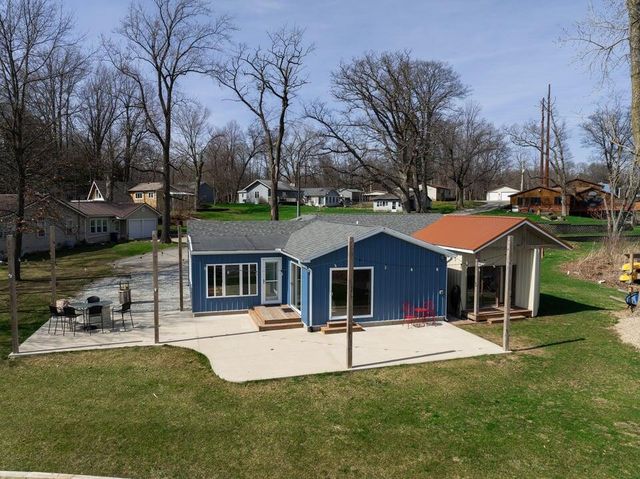 7715 N Spruce Lane, New Carlisle, IN 46552