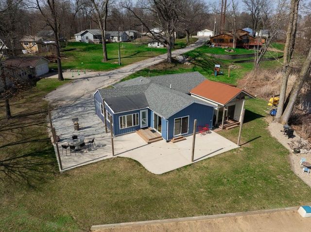 7715 N Spruce Lane, New Carlisle, IN 46552