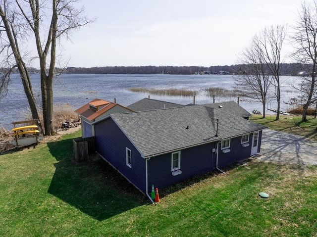 7715 N Spruce Lane, New Carlisle, IN 46552