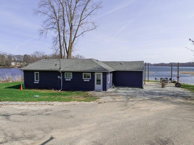 7715 N Spruce Lane, New Carlisle, IN 46552