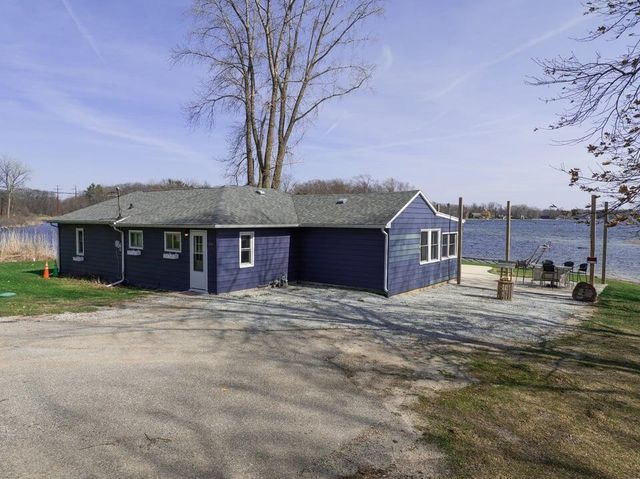 7715 N Spruce Lane, New Carlisle, IN 46552