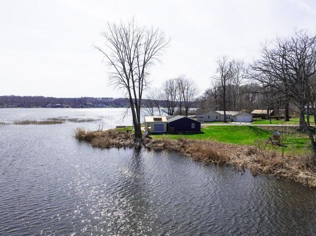 7715 N Spruce Lane, New Carlisle, IN 46552