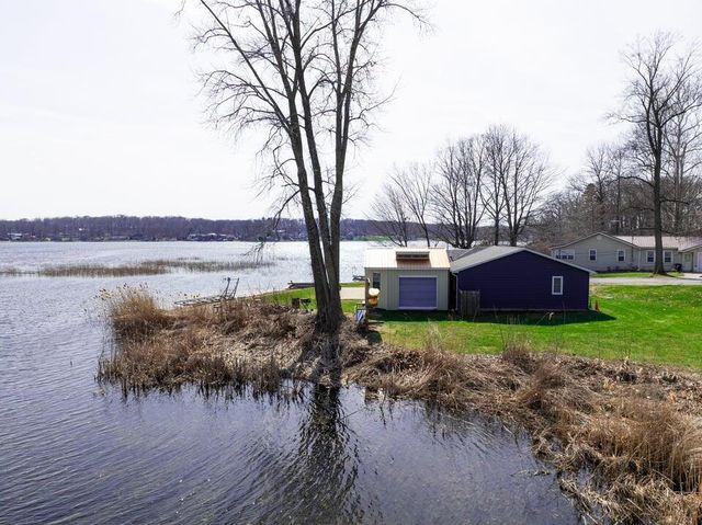 7715 N Spruce Lane, New Carlisle, IN 46552