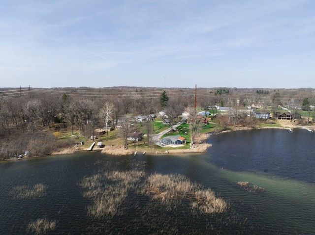 7715 N Spruce Lane, New Carlisle, IN 46552