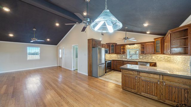 833 Vz County Road 4413, Ben Wheeler, TX 75754