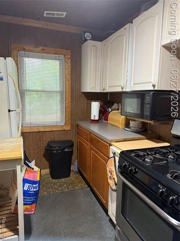 18427 Ryan Road, Detroit, MI 48234