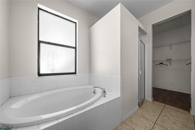 2210 SW 19th AVE, Cape Coral, FL 33991