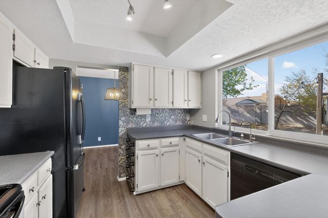 10715 Kielich Avenue NE, Albuquerque, NM 87111