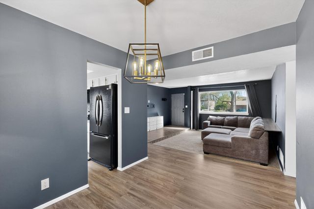 10715 Kielich Avenue NE, Albuquerque, NM 87111