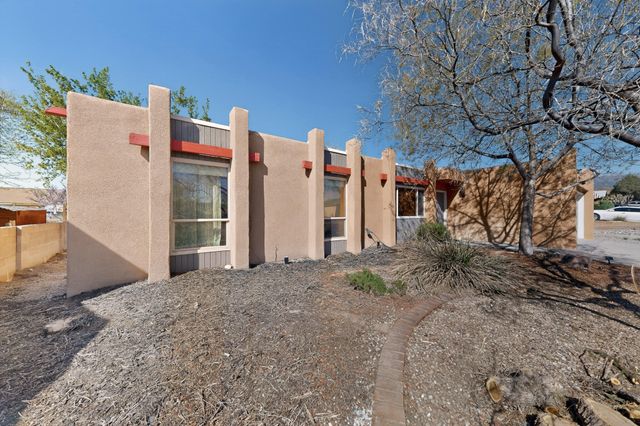 10715 Kielich Avenue NE, Albuquerque, NM 87111