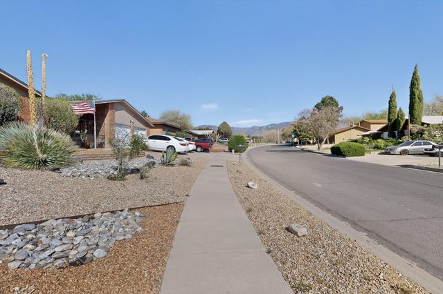 10715 Kielich Avenue NE, Albuquerque, NM 87111