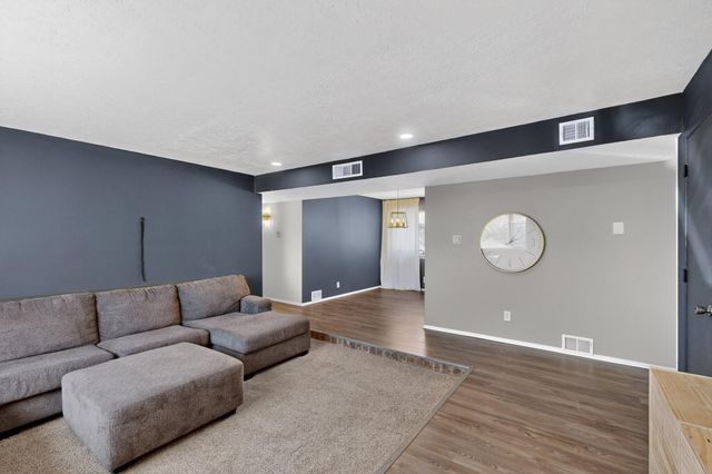 10715 Kielich Avenue NE, Albuquerque, NM 87111