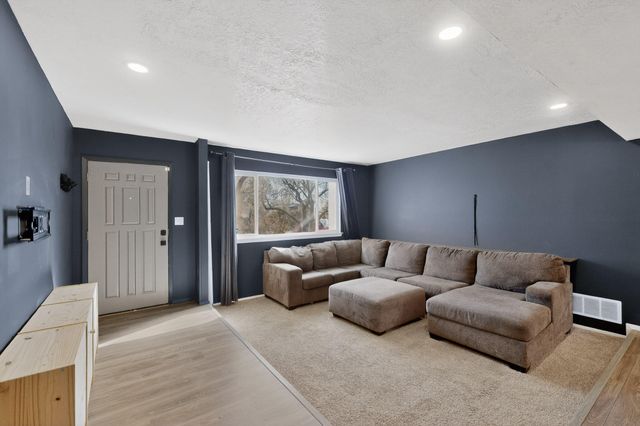 10715 Kielich Avenue NE, Albuquerque, NM 87111