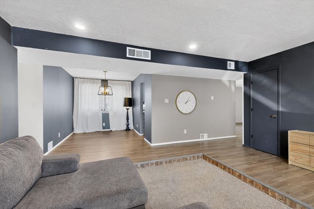 10715 Kielich Avenue NE, Albuquerque, NM 87111