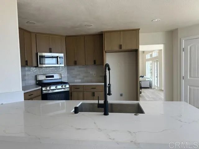 1522 Maxwell Lane, Vista, CA 92084