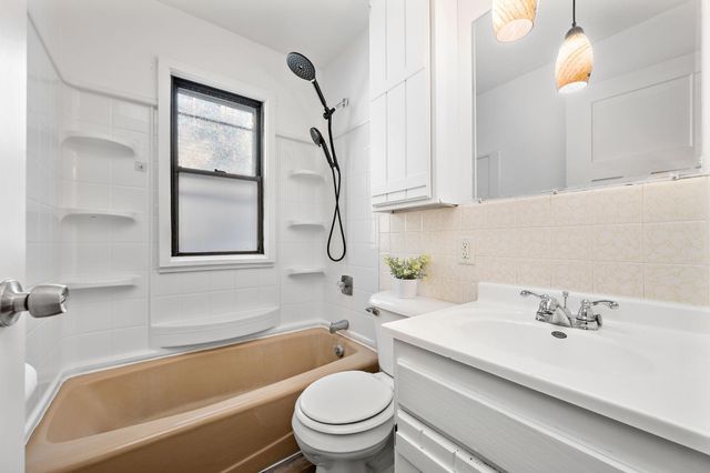 3418 Queen Avenue N, Minneapolis, MN 55412