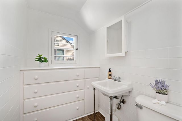 3418 Queen Avenue N, Minneapolis, MN 55412