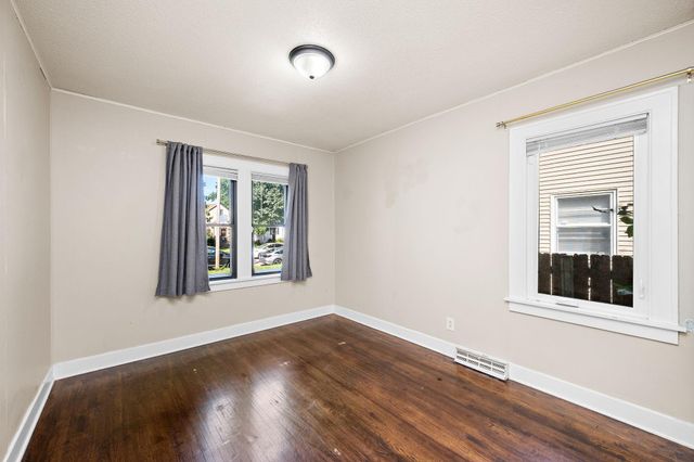 3418 Queen Avenue N, Minneapolis, MN 55412