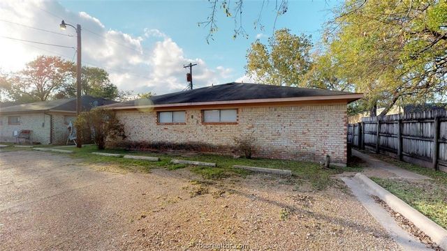 204 Lynn Drive B, Bryan, TX 77801