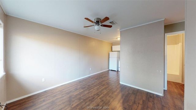 204 Lynn Drive B, Bryan, TX 77801