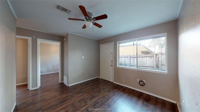 204 Lynn Drive B, Bryan, TX 77801