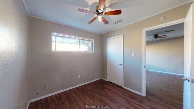 204 Lynn Drive B, Bryan, TX 77801