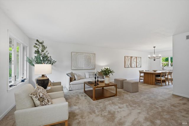 488 Casa Verde Cir, Petaluma, CA 94954