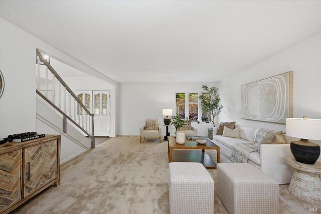 488 Casa Verde Cir, Petaluma, CA 94954