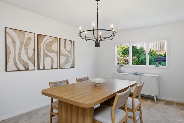 488 Casa Verde Cir, Petaluma, CA 94954