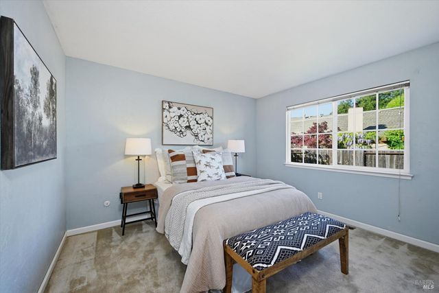 488 Casa Verde Cir, Petaluma, CA 94954