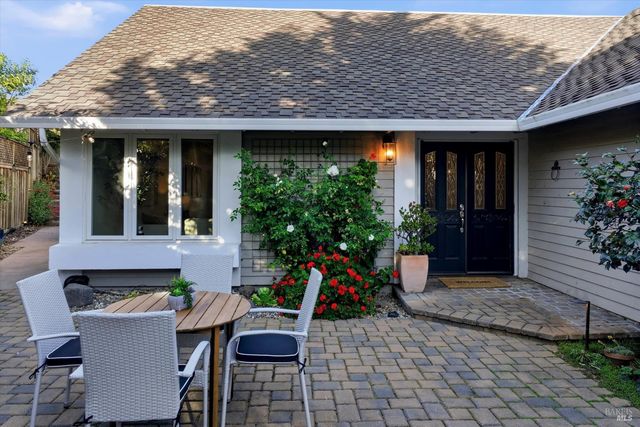 488 Casa Verde Cir, Petaluma, CA 94954