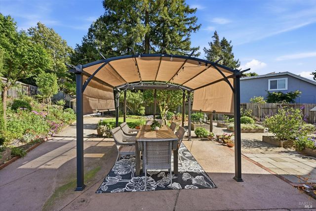 488 Casa Verde Cir, Petaluma, CA 94954