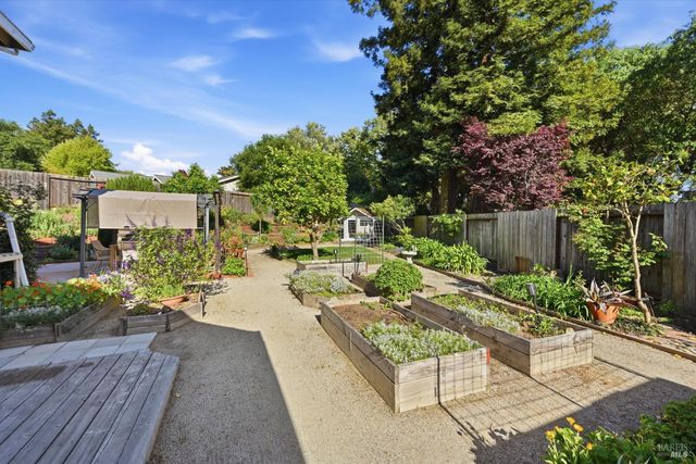 488 Casa Verde Cir, Petaluma, CA 94954