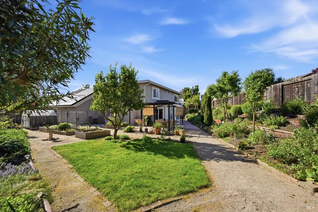 488 Casa Verde Cir, Petaluma, CA 94954