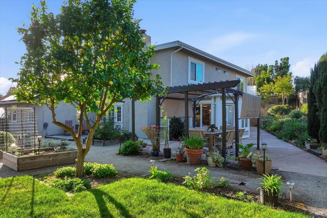 488 Casa Verde Cir, Petaluma, CA 94954