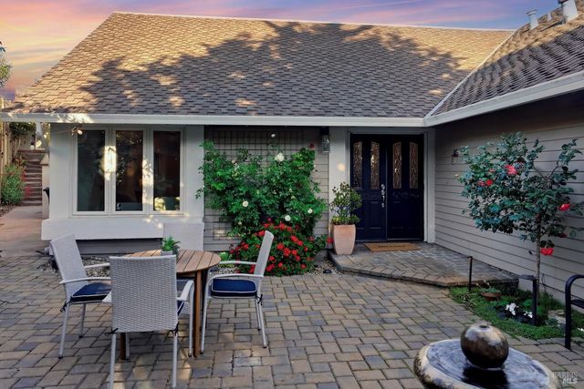 488 Casa Verde Cir, Petaluma, CA 94954