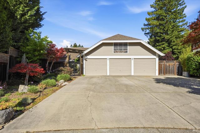 488 Casa Verde Cir, Petaluma, CA 94954