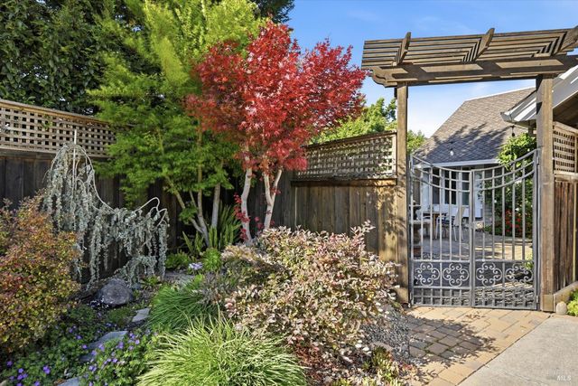 488 Casa Verde Cir, Petaluma, CA 94954