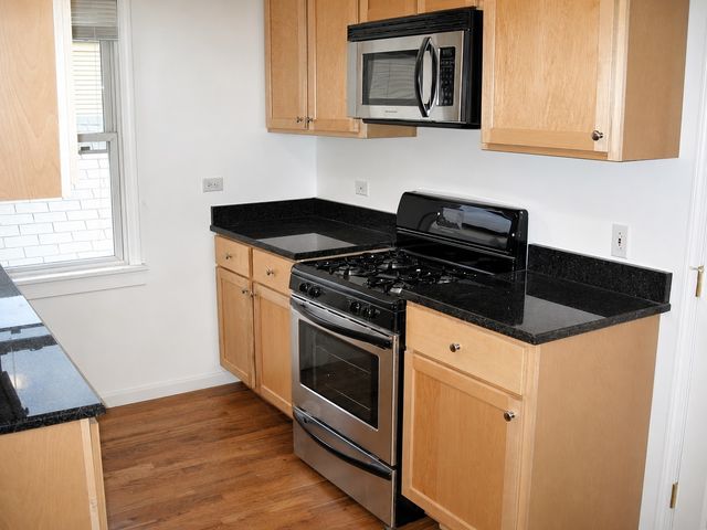 1851 N Fairfield Avenue, Chicago, IL 60647