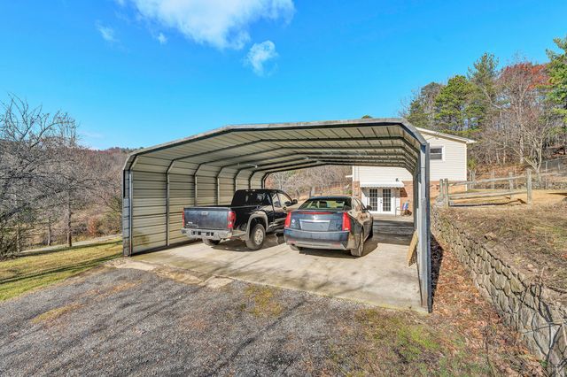 4437 Daugherty RD, Salem, VA 24153