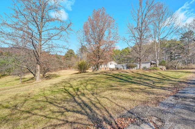 4437 Daugherty RD, Salem, VA 24153