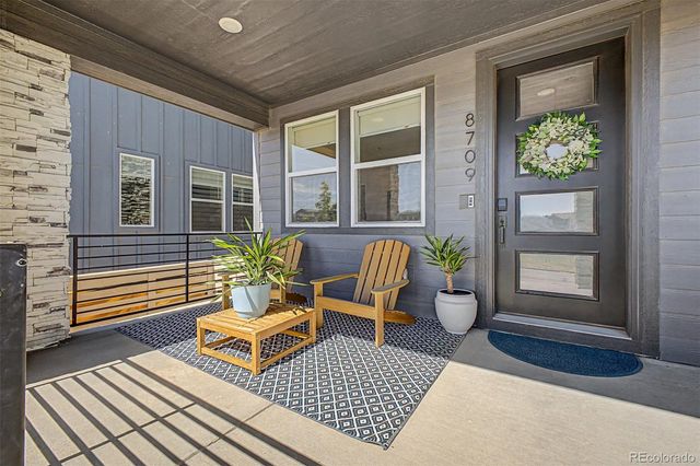 8709 Middle Fork Street, Littleton, CO 80125
