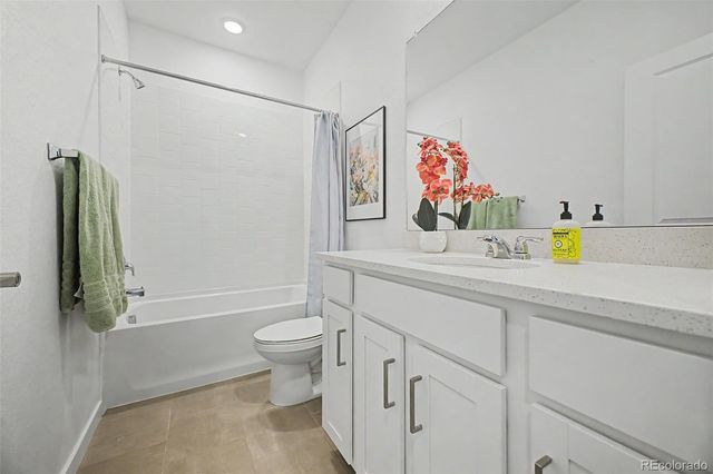 8709 Middle Fork Street, Littleton, CO 80125