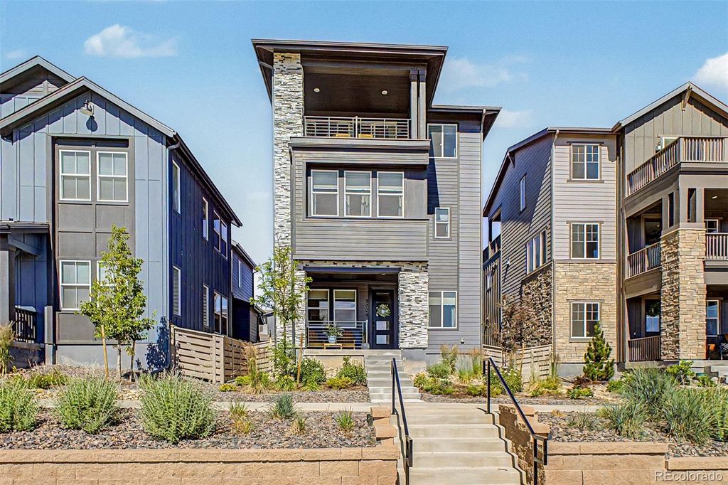 8709 Middle Fork Street, Littleton, CO 80125